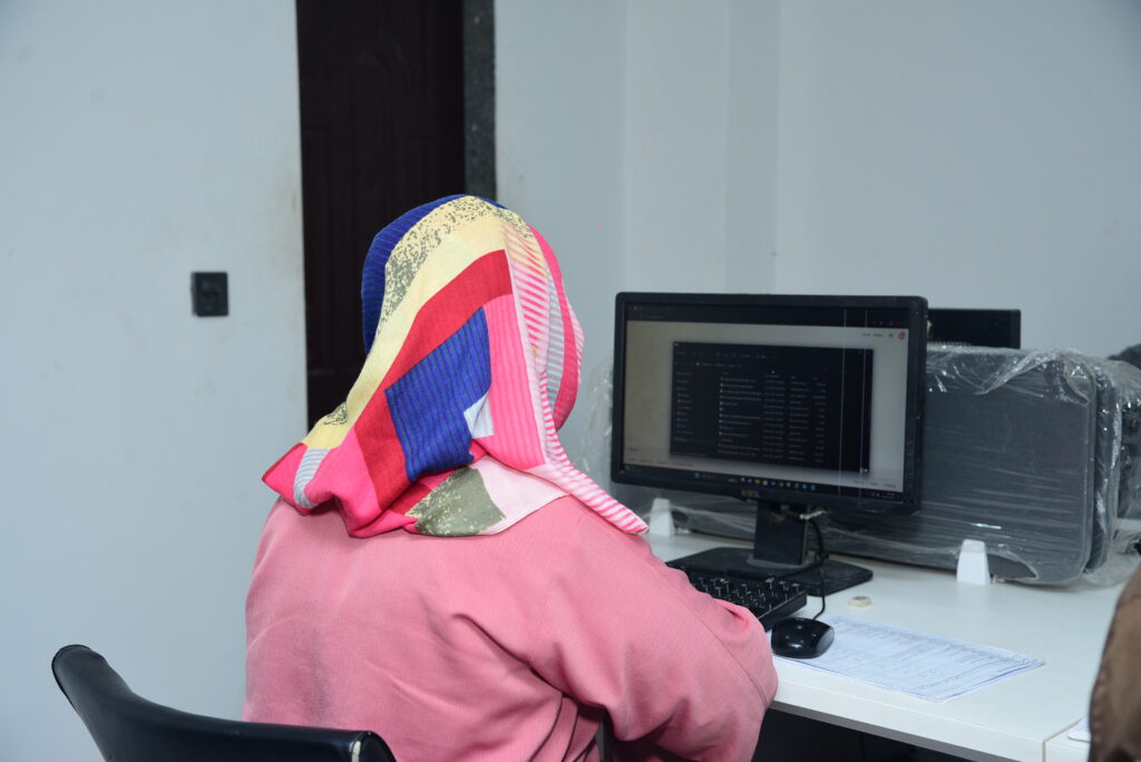 women-working-on-computer